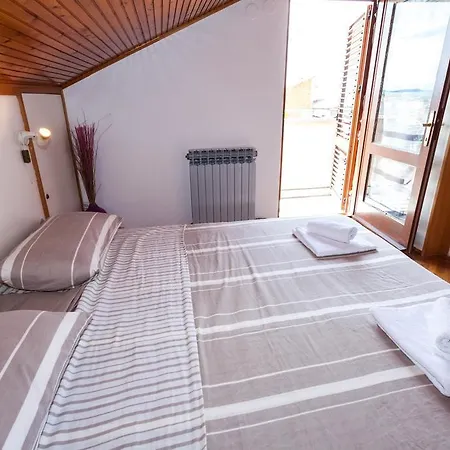 & Diana Apartment Pakostane