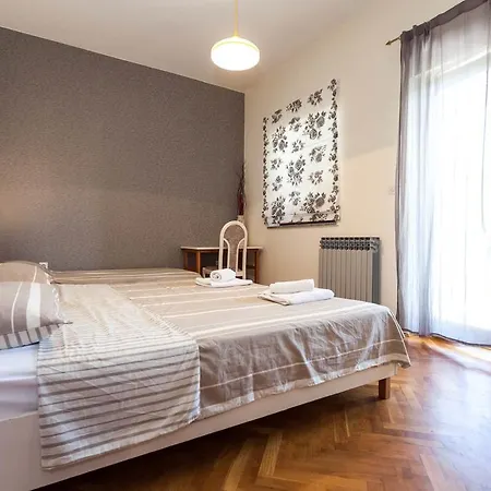 Apartment & Diana Pakostane