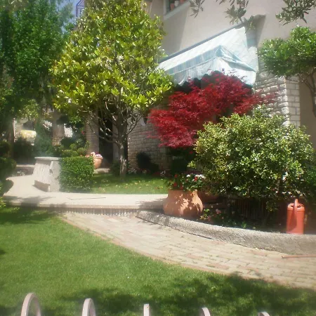 Apartment & Diana Pakostane