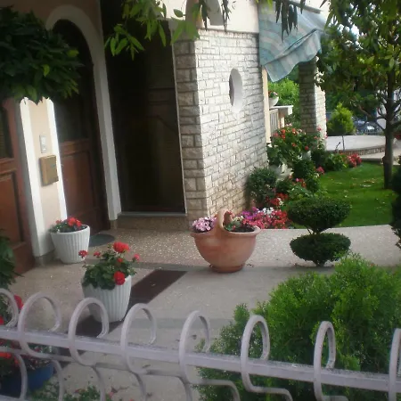 Apartment & Diana Pakostane